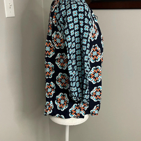 Crown and Ivy blue white lace crochet tie blouse size Medium boho business flowy - Picture 2 of 4